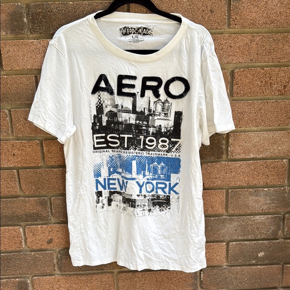 Men's Aeropostale White and Black Short Sleeve Tee Size Large